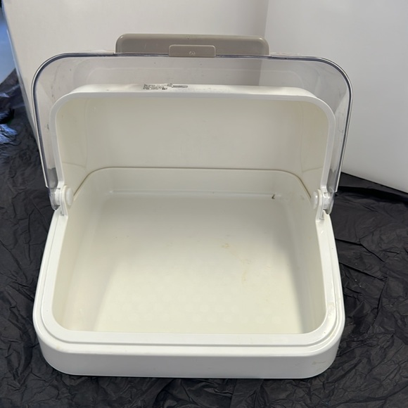 Peter Rabbit Plastic Storage Container - Picture 2 of 2